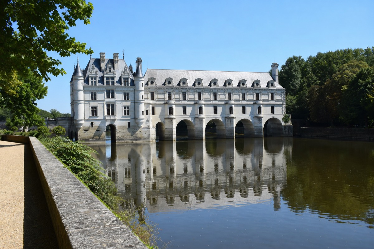The Château de Chenonceau spanning the River Cher